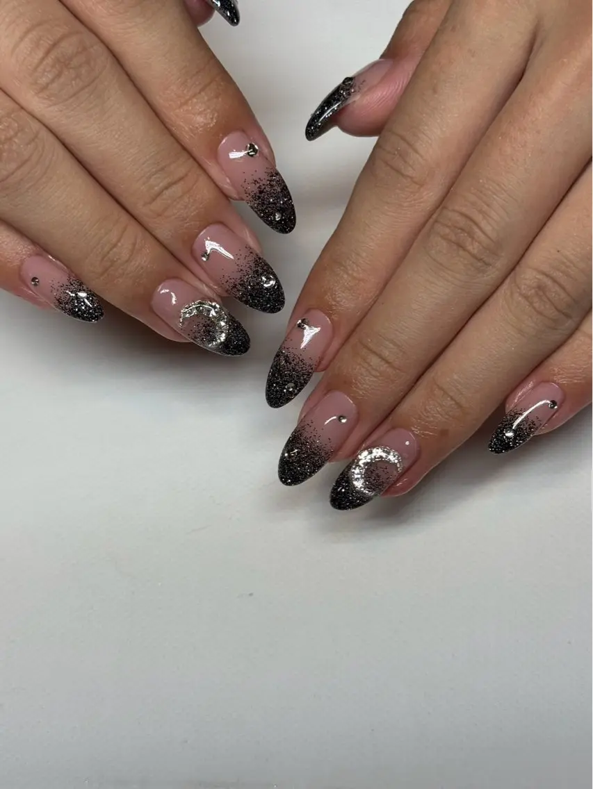 【ハンド】フィルインオフ⭐︎ワンカラーorラメグラデ+パーツ2本¥3000の写真