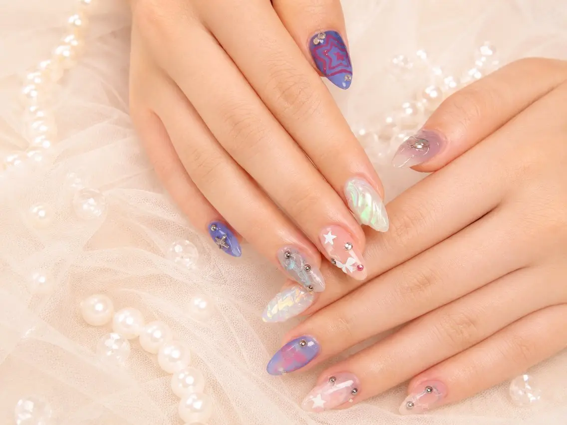ネイル 長さ出し ジェルネイル キラキラネイル 韓国ネイル ロングネイル ハンドネイル ハンドケア min nail salonのネイルデザイン