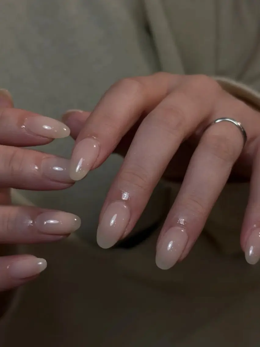 【HAND】🤍ワンカラーor💫ラメグラ(オフあり)の写真
