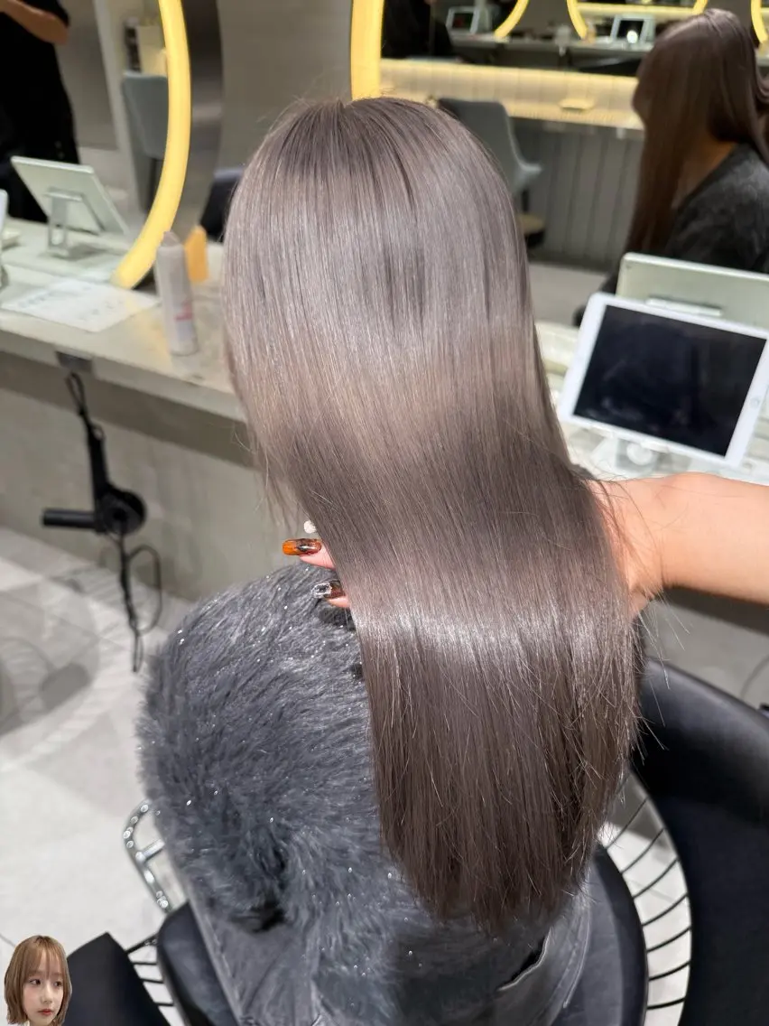 ロング カラー ベージュカラー ブリーチ 透明感カラー グレージュ ハイトーンカラー ヘアカラー 佐渡優 365連勤する美容師のヘアスタイル