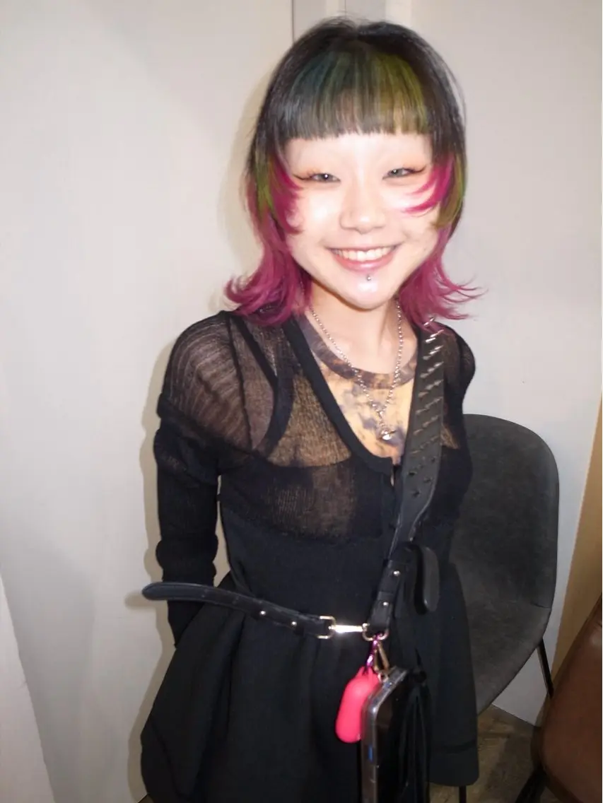 ミディアム カラー 湯浅 美玖のヘアスタイル