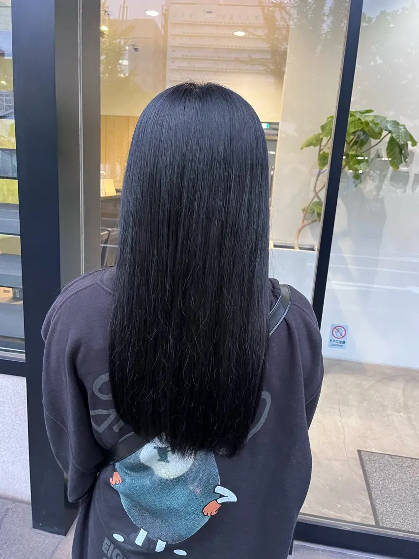 カラー 黒髪 ブルーカラー ブルーブラック NEIRO/透明感 カラー/グレージュのヘアスタイル