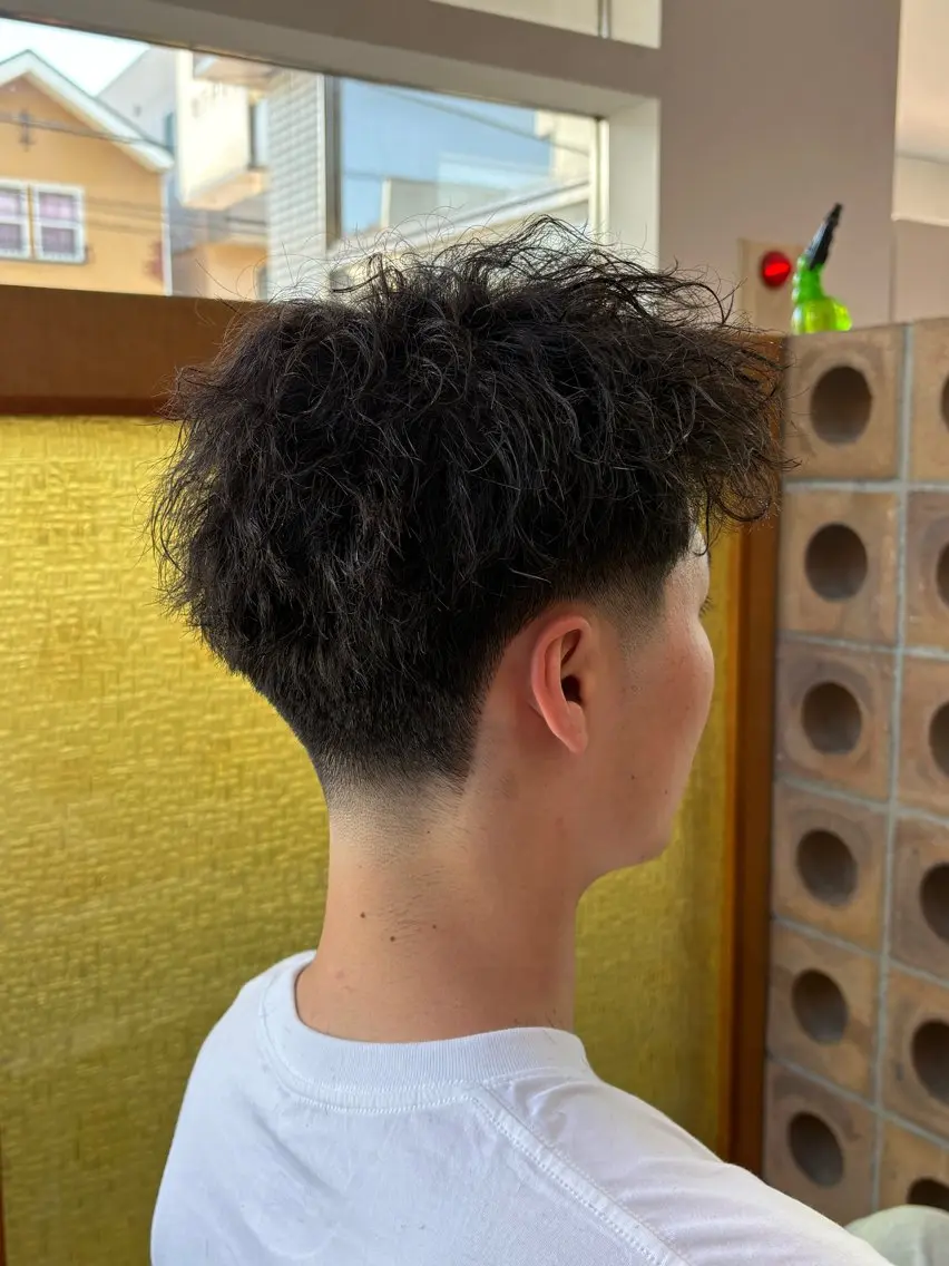 パーマ メンズ フェードカット メンズパーマ スパイキーショート カット パーマ 🔥メンズ特化🔥 短髪パーマzionのヘアスタイル
