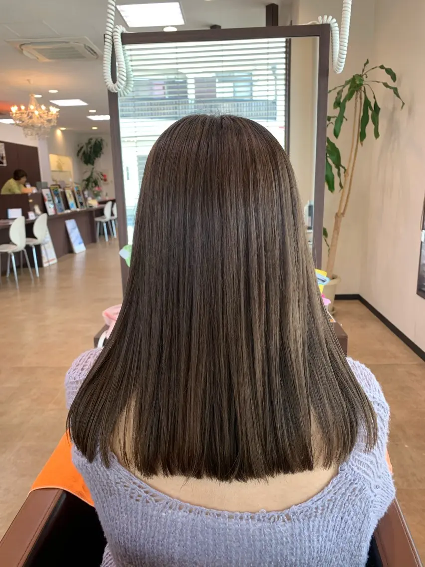 ロング カラー ベージュカラー 透明感カラー イルミナカラー オリーブベージュ 川越/organic 根本アユミのヘアスタイル