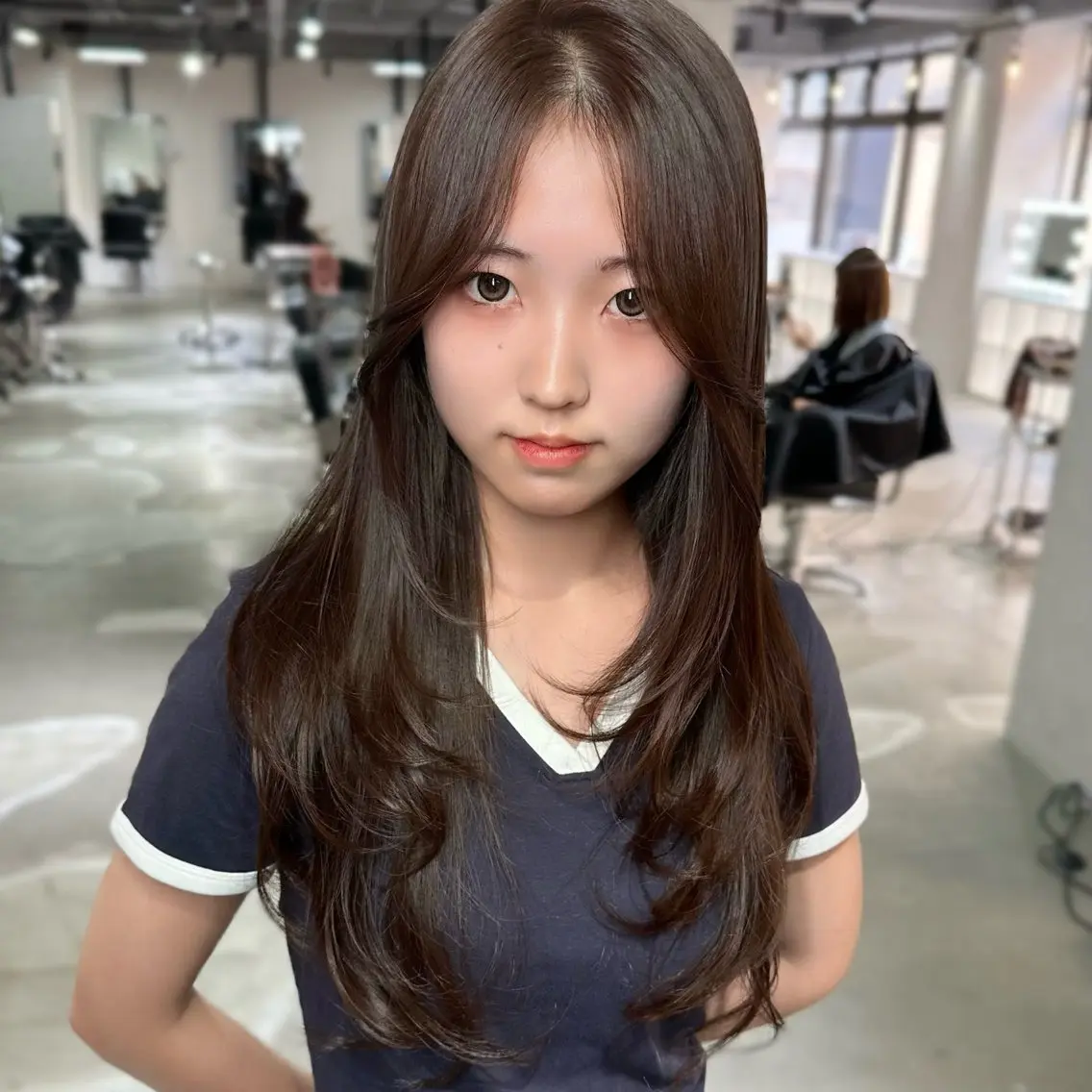 ロング くびれヘア 顔まわりレイヤー 顔周りカット 韓国風ヘア くびれレイヤー カット ヘアカラー トリートメント 心斎橋 韓国レイヤ ー指名No.1renのヘアスタイル