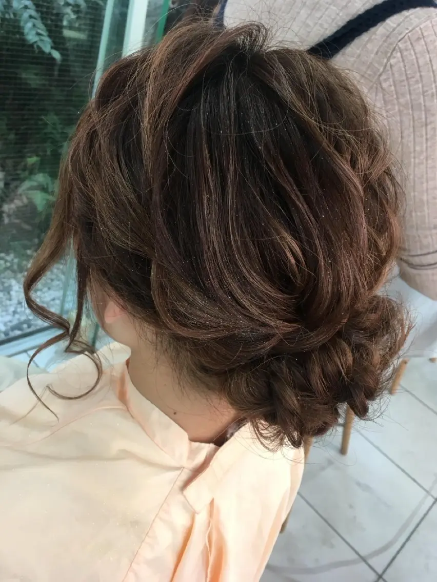 セミロング 吉野 美香のヘアスタイル