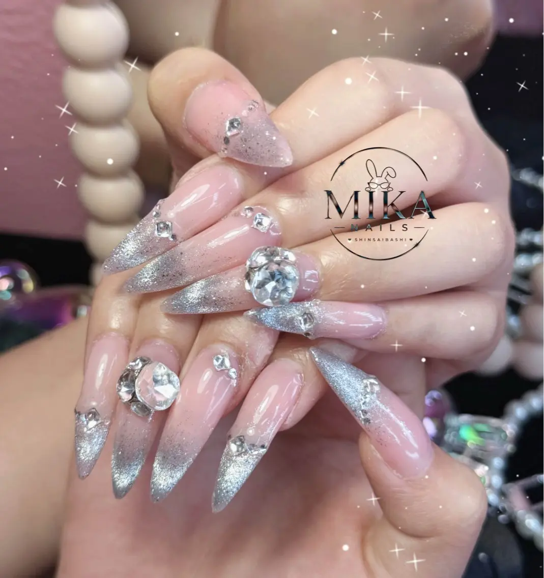 ネイル ハンドネイル Genie Mika Nailsのネイルデザイン