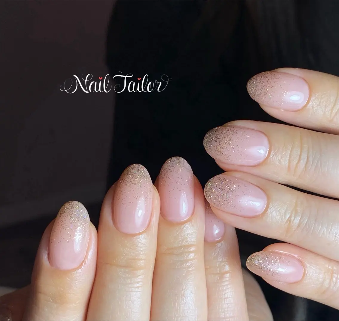 ネイル ジェルネイル グラデーション ラメ(グリッター) ラメグラデーション オフィスネイル ハンドネイル NailTailor ネイルテイラーのネイルデザイン