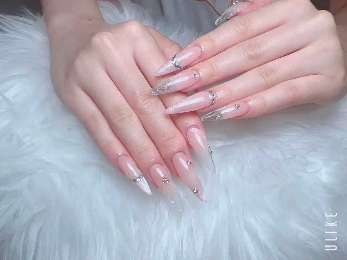 ネイル ブラウン フレンチネイル 韓国ネイル マグネットネイル ニュアンスネイル ハンドネイル ハンドケア Hara Nail 【持ち込みOK】のネイルデザイン