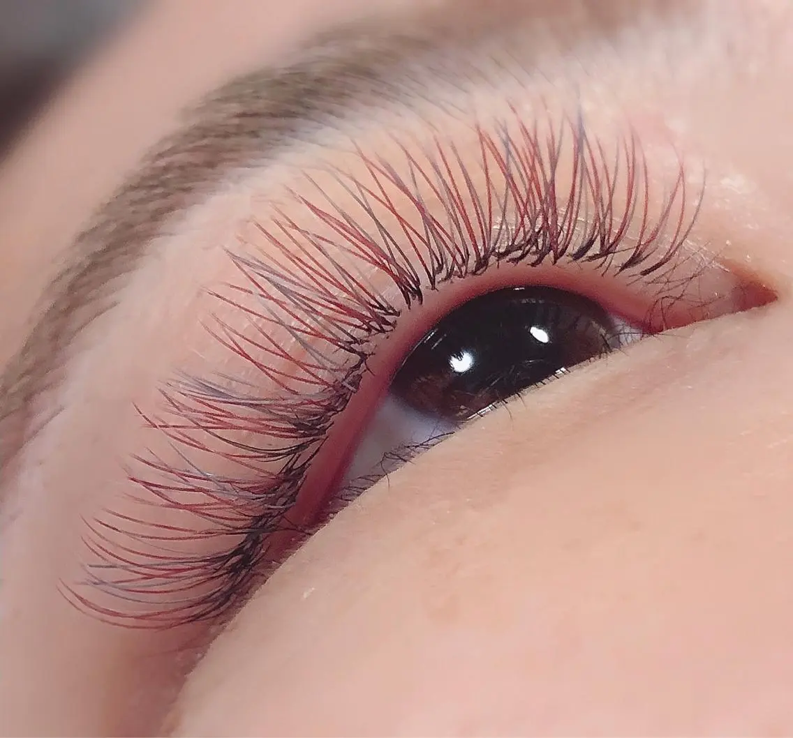 マツエク・マツパ カラーマツエク Hug me eyelashのマツエク・マツパデザイン