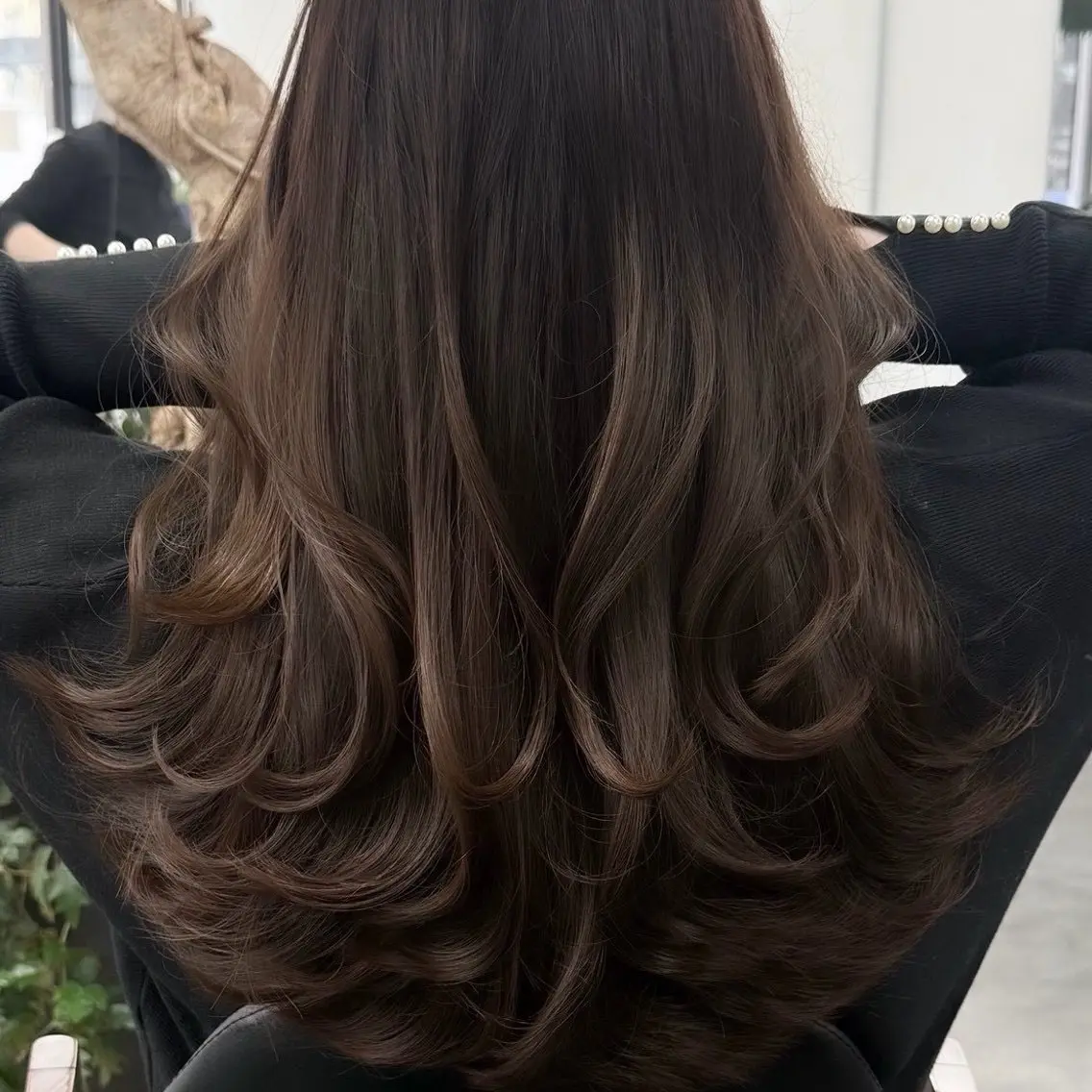 セミロング カラー ヘアアレンジ 内大久保 列夏のヘアスタイル