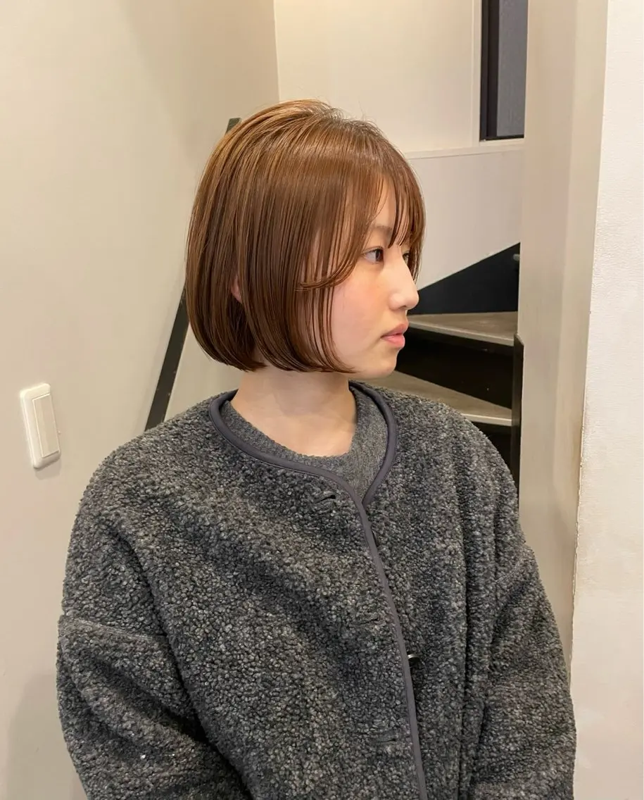 ショート あやの/レイヤー /ベージュカラーのヘアスタイル