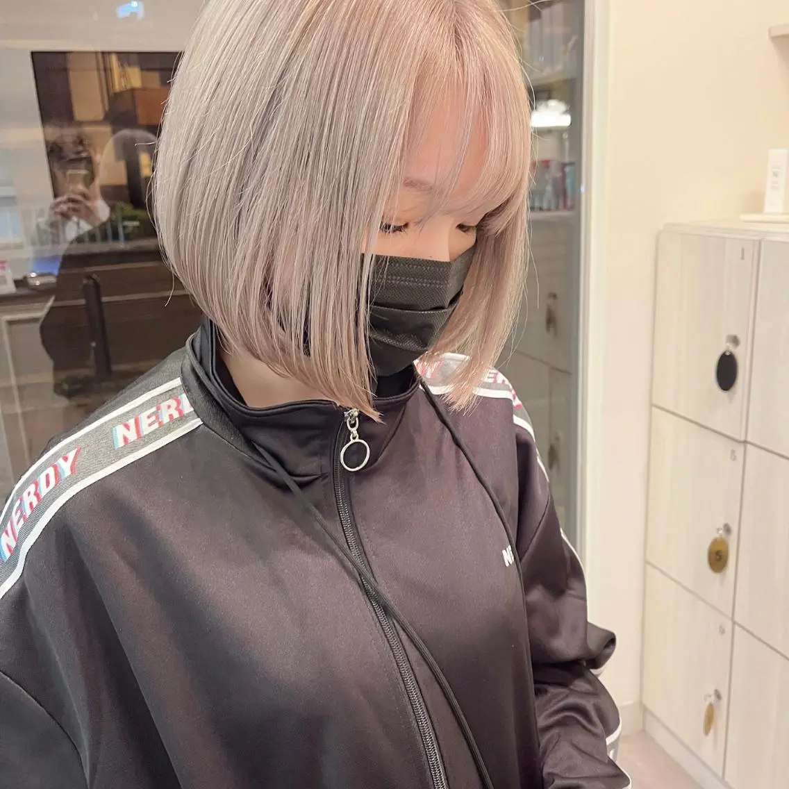 ミディアム カラー 渡邊 唯のヘアスタイル