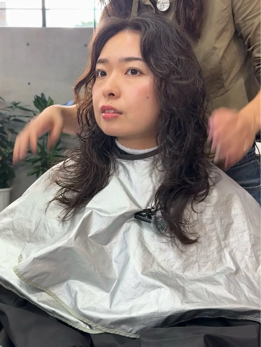 ロング パーマ ハッシュカット ハイレイヤー レイヤーカット ロング ウルフカット カット パーマ レイヤーカット\ウル フ　chinatsuのヘアスタイル