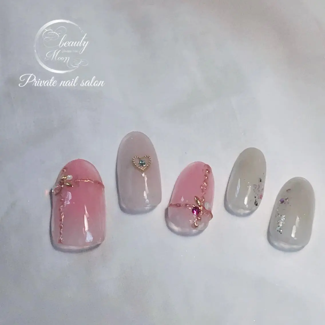 ネイル ジェルネイル ハート ミラーネイル パラジェル beauty ☪︎moonのネイルデザイン