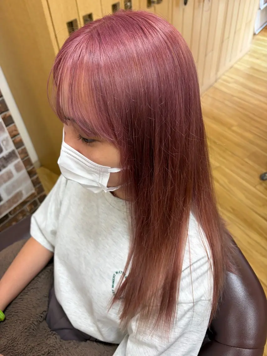 ロング カット ヘアカラー 透明感カラー🩵 mioのヘアスタイル