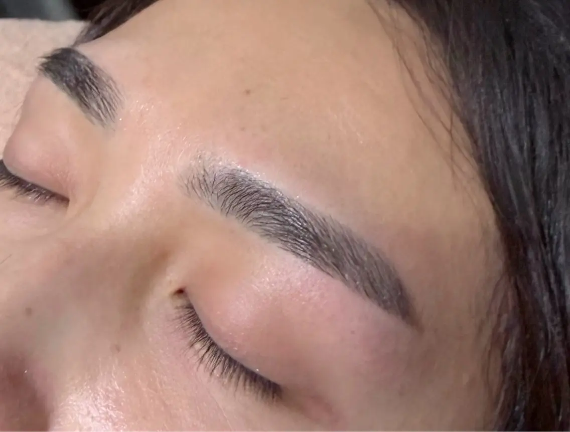 〈メンズ🧑🏻💼〉骨格パーソナル眉毛ワックス+眉毛カット+間引き(毛量調節)の写真
