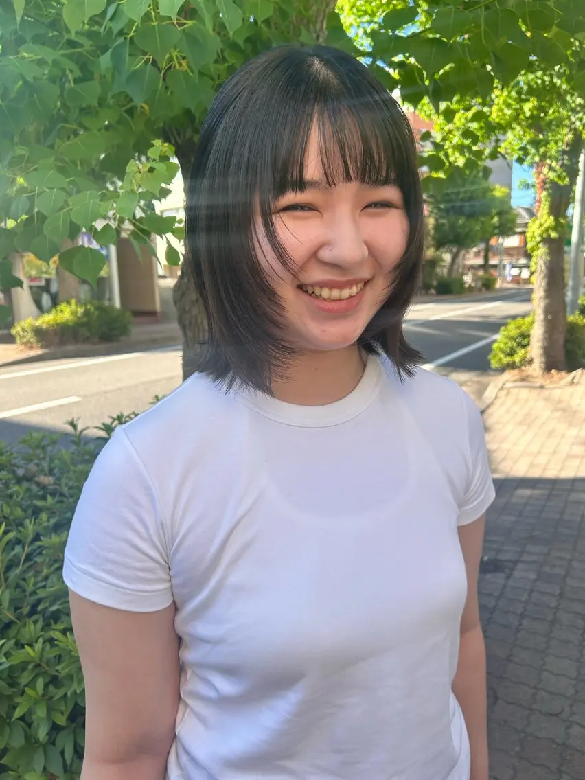 ミディアム レイヤーカット SUNSUNSUN 斎藤天海のヘアスタイル