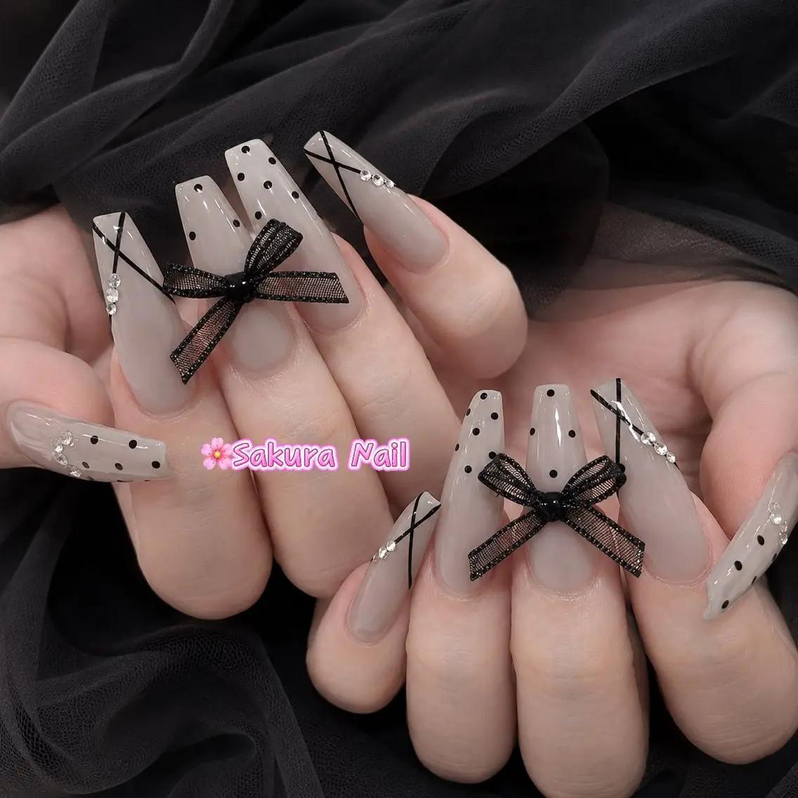 ネイル アートネイル オーロラネイル ボルドー チークネイル フレンチネイル ハンドネイル Sakura Nail Salonのネイルデザイン