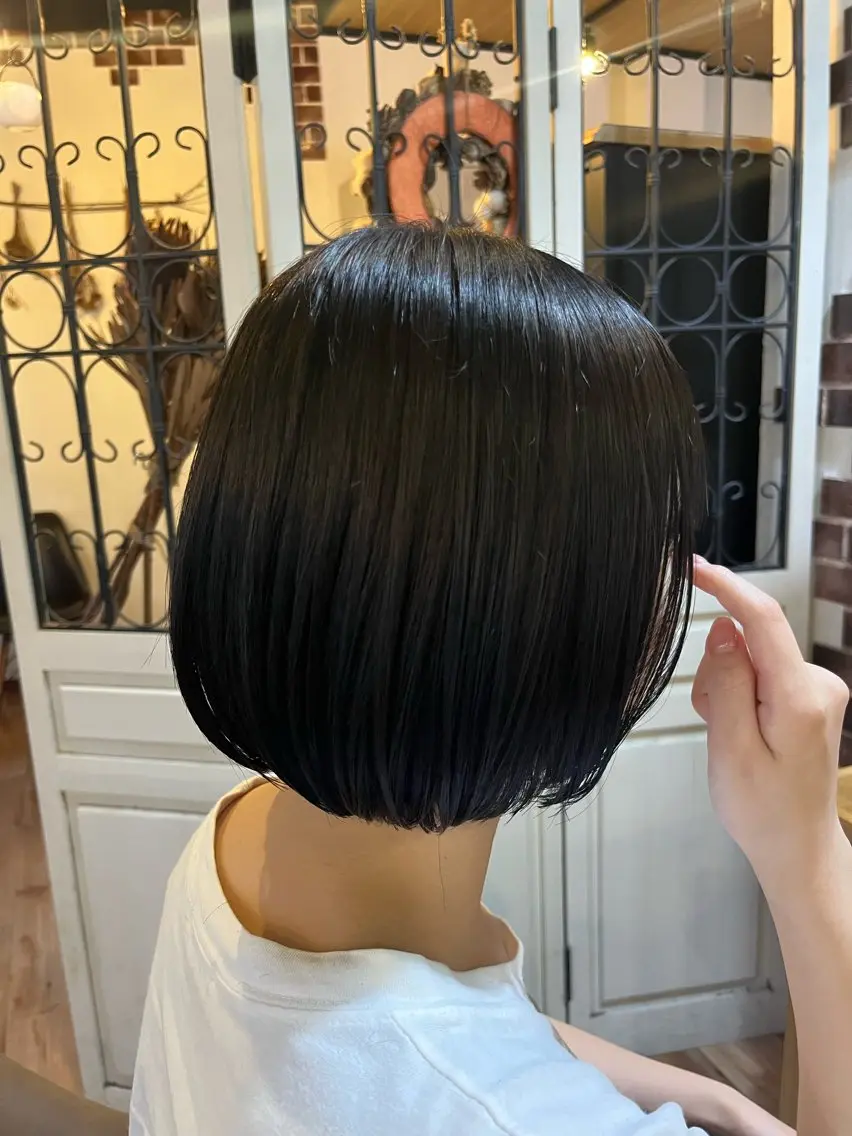ショート ボブ カット ヘアカラー トリートメント 顔周りカット🍑 Zina難波 Akiのヘアスタイル
