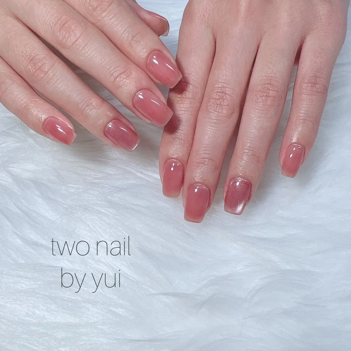 ネイル ブラウン マグネットネイル ネイルチップ ホワイト ハンドネイル two nailのネイルデザイン