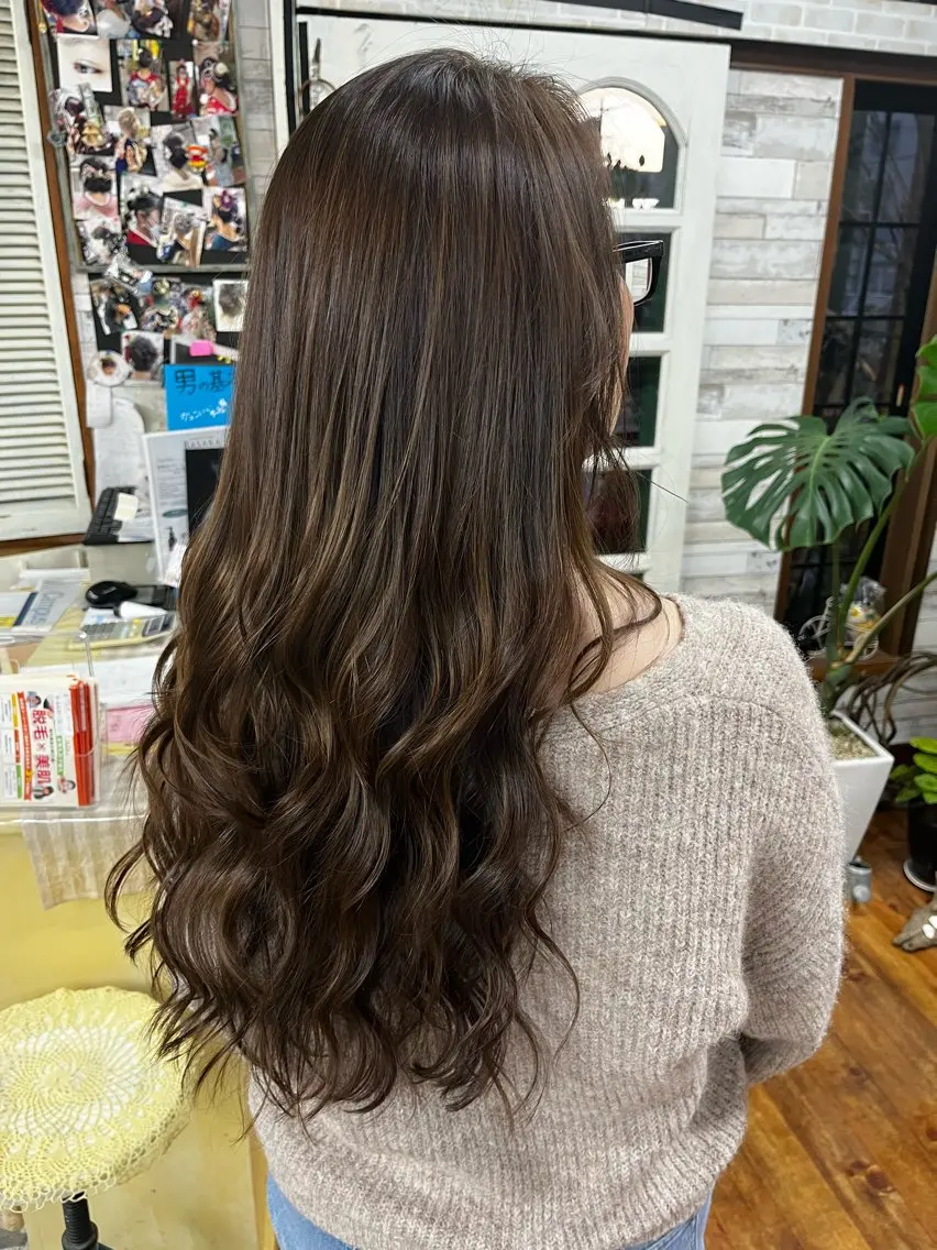 ロング カラー ベージュカラー レイヤーカット 大坪 拓斗のヘアスタイル