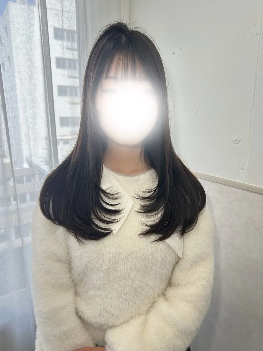 セミロング カット ️🧬akari🧬 ハイトーン/レイヤーのヘアスタイル