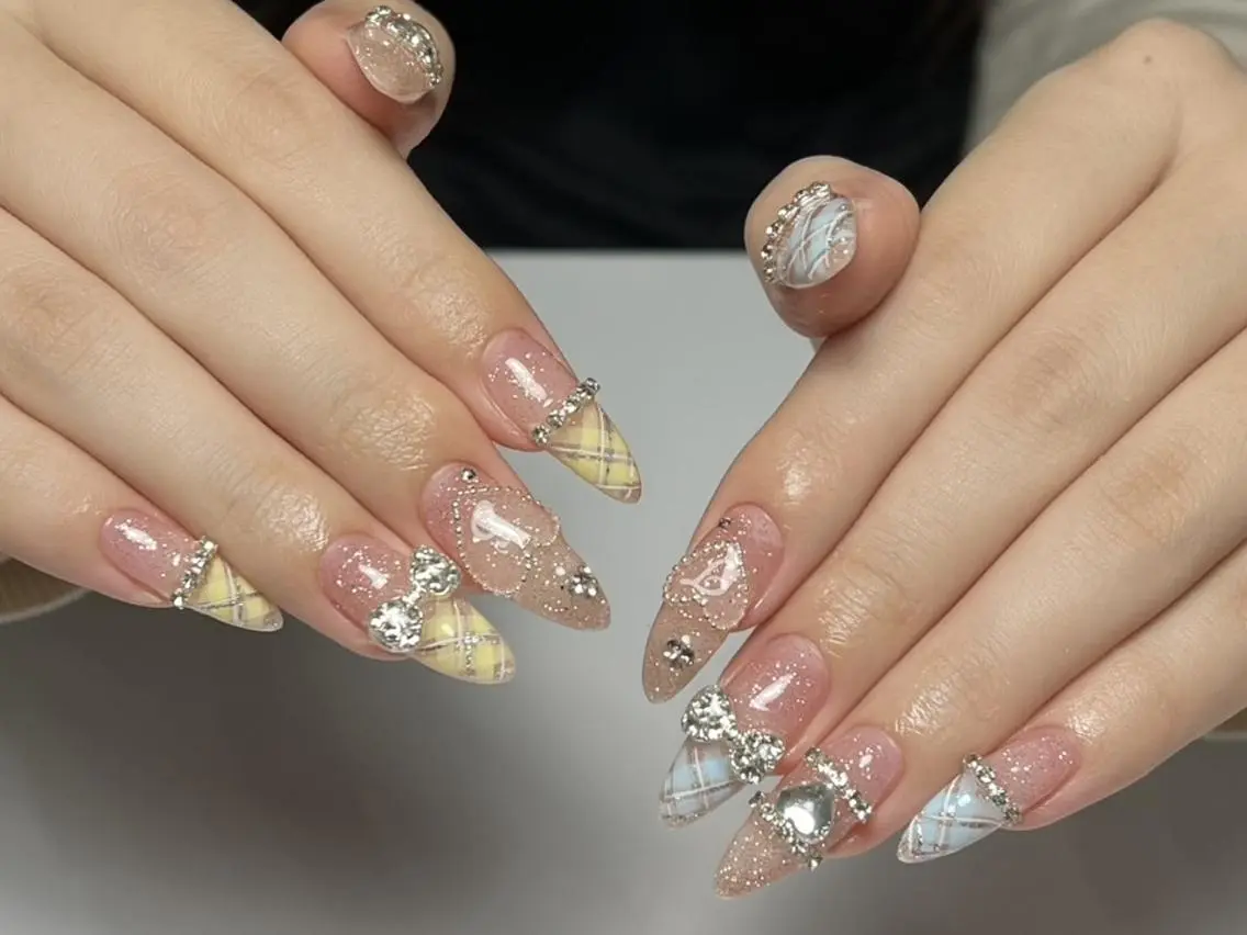 ネイル 長さ出し グラデーション 卒業式 キラキラネイル マグネットネイル Yuu🎀 Belle Nailのネイルデザイン
