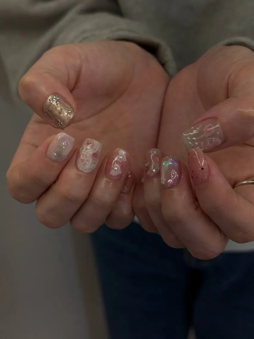 ネイル ジェルネイル キラキラネイル マグネットネイル ニュアンスネイル パラジェル ハンドネイル ハンドケア Bana_ Nailのネイルデザイン