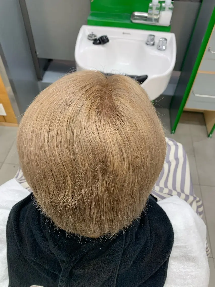カラー ベージュカラー 綾田 悠人のヘアスタイル