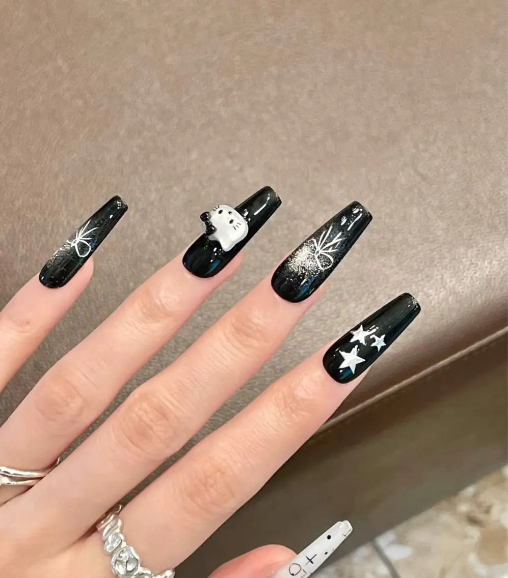 ネイル フレンチネイル グラデーション キラキラネイル 韓国ネイル マグネットネイル ハンドネイル 🎀🎀YooLi Nail Salonのネイルデザイン