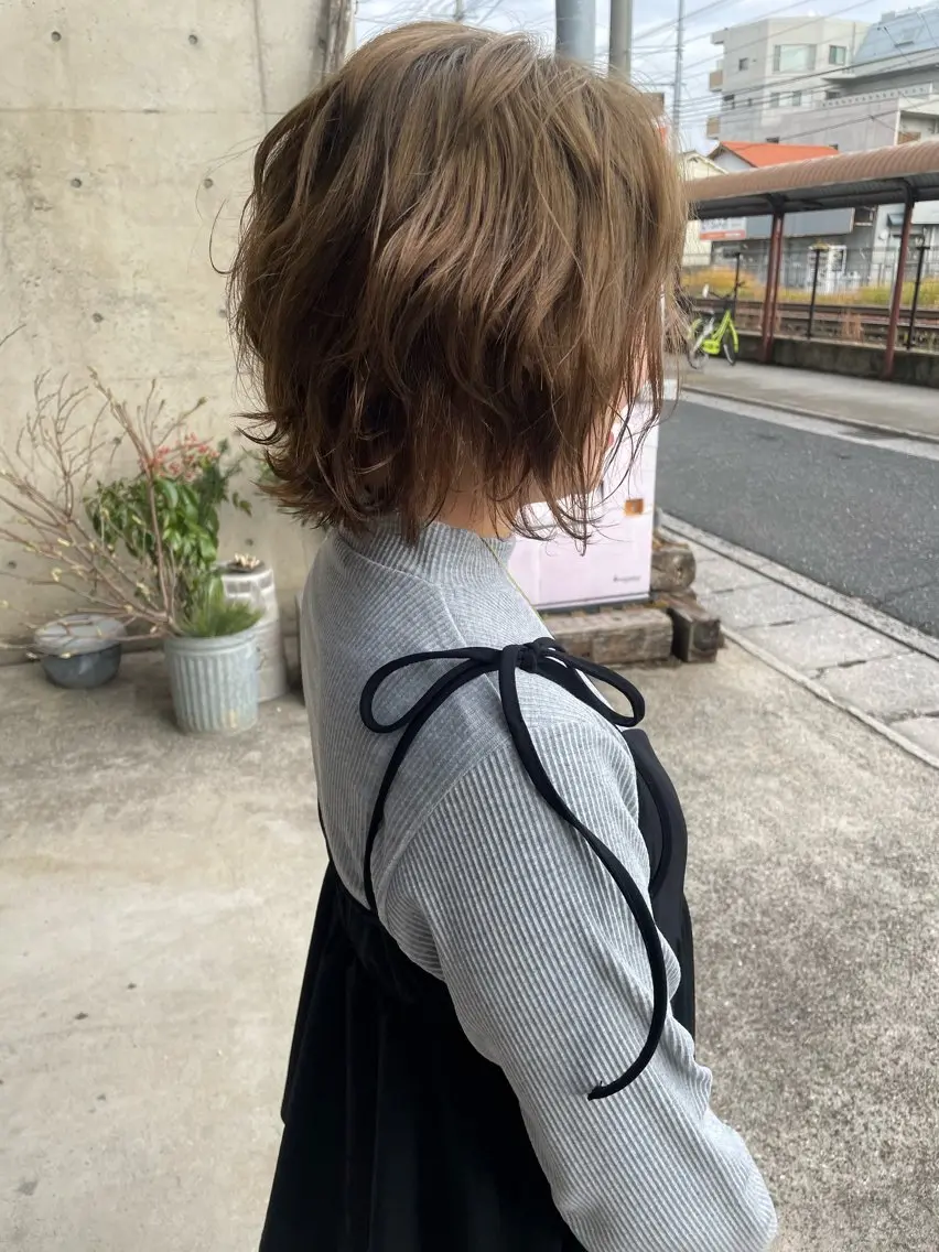 ミディアム カラー 日高 香織のヘアスタイル