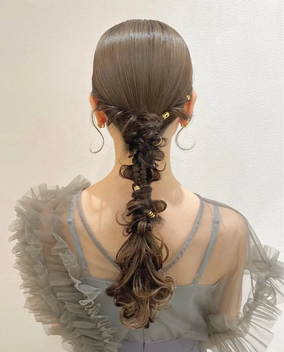 ロング ヘアアレンジ COCO .のヘアスタイル