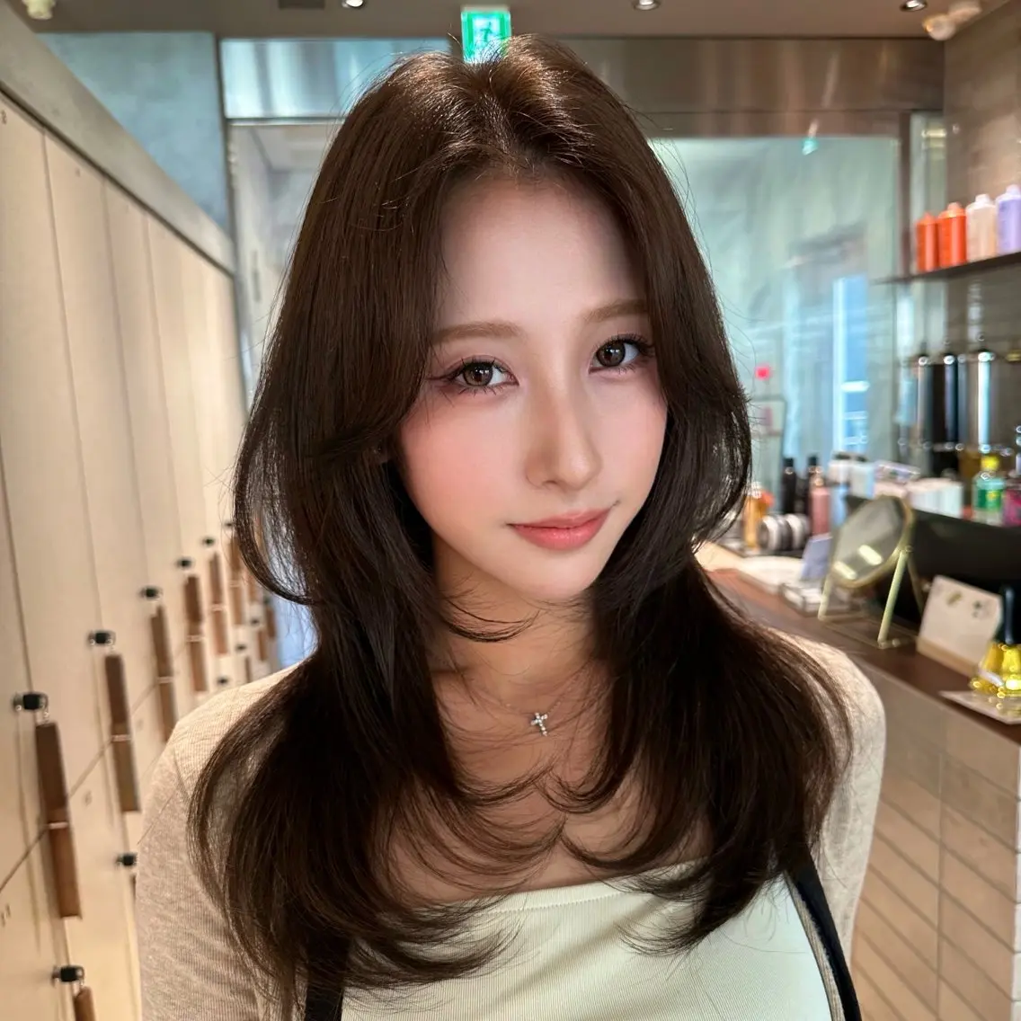 セミロング カラー ヘアカラー 艶髪🐈⬛モデル 募集中🩶Yuraのヘアスタイル