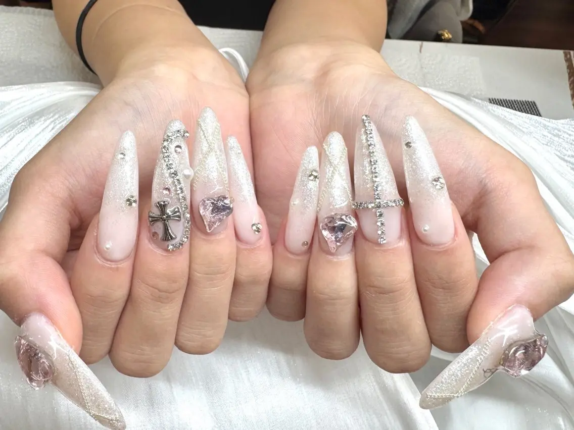 ネイル フットネイル フレンチネイル ジェルネイル ガラスフレンチ 韓国ネイル The Nail & Eye Lashの眉毛・アイブロウイメージ