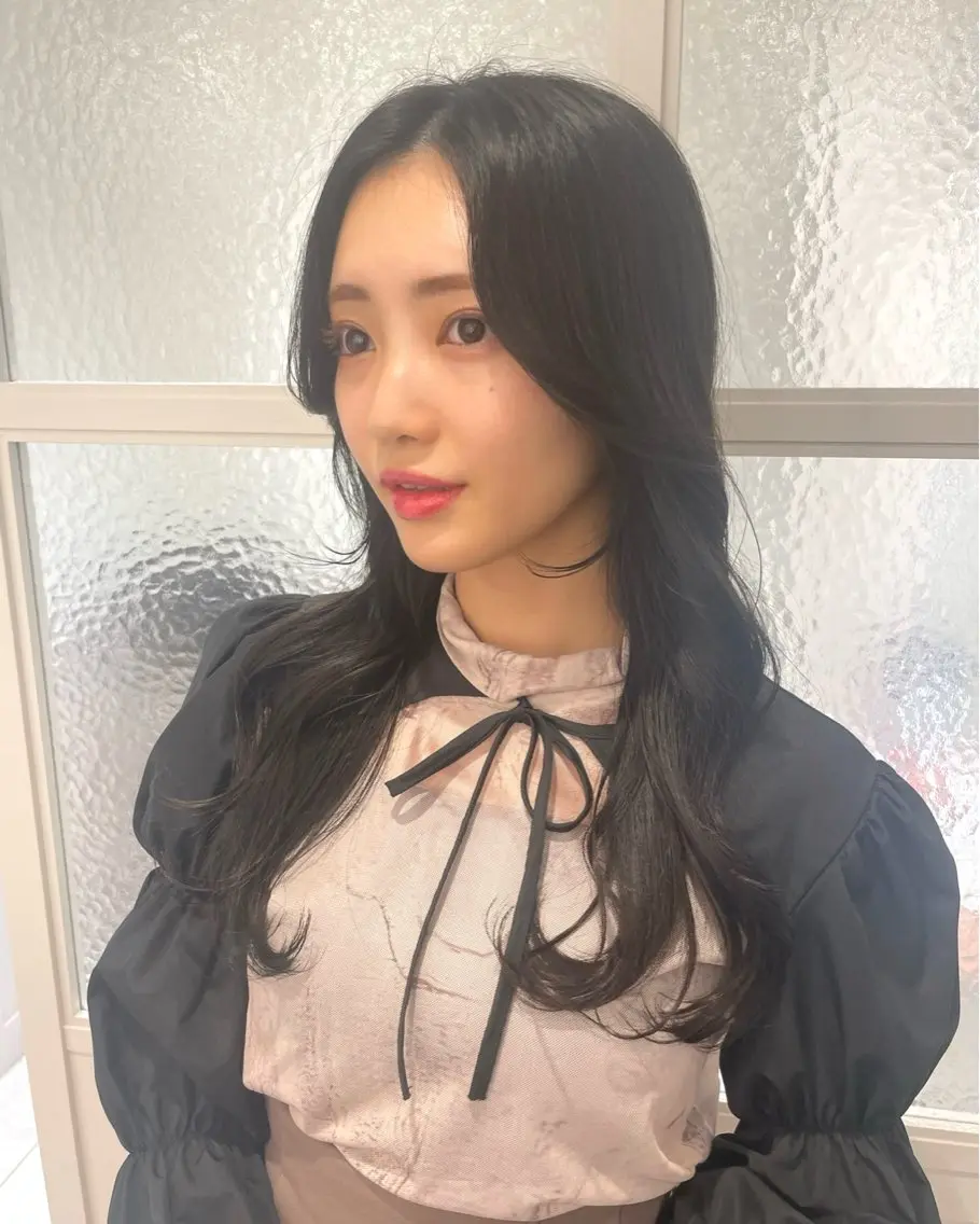 ロング カット ヘアカラー トリートメント fuwari 美白ショコラカラーのヘアスタイル