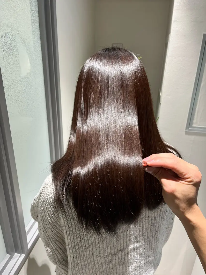 ミディアム カラー ヘアアレンジ 髪質改善 縮毛矯正 トリートメント カット 縮毛矯正 トリートメント 指名1位・六三四🌻 まとまり続くレイヤーのヘアスタイル