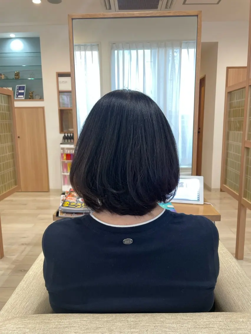 ショート ボブ レイヤーカット 縮毛矯正 être 加藤 悠花のヘアスタイル