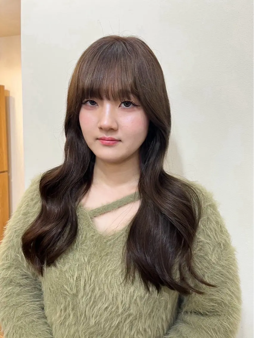 ロング ヘアカラー 新 心寧のヘアスタイル