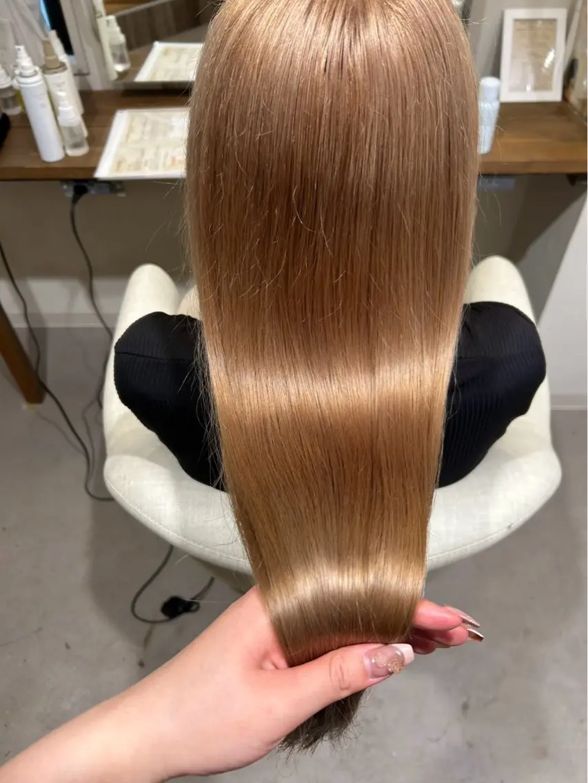 ロング ヘアカラー トリートメント 中岡 心音のヘアスタイル