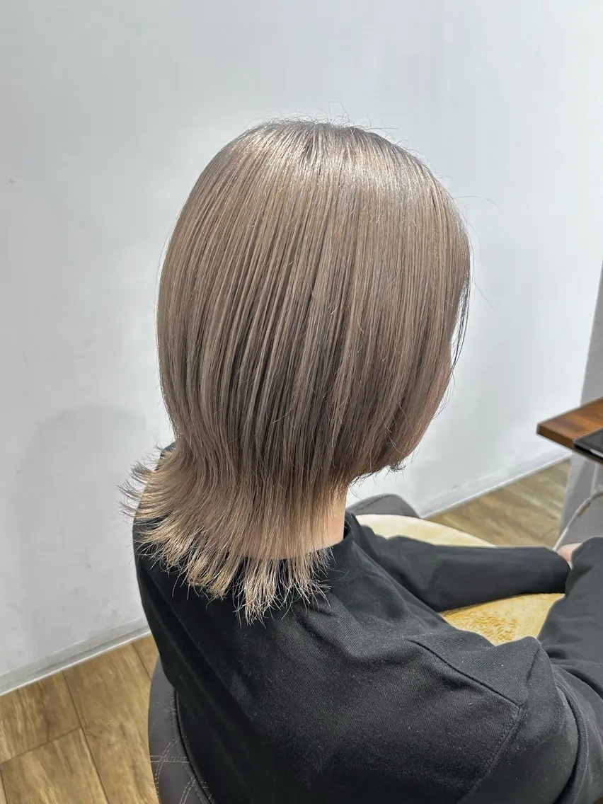 ミディアム カラー 冨田 果歩のヘアスタイル