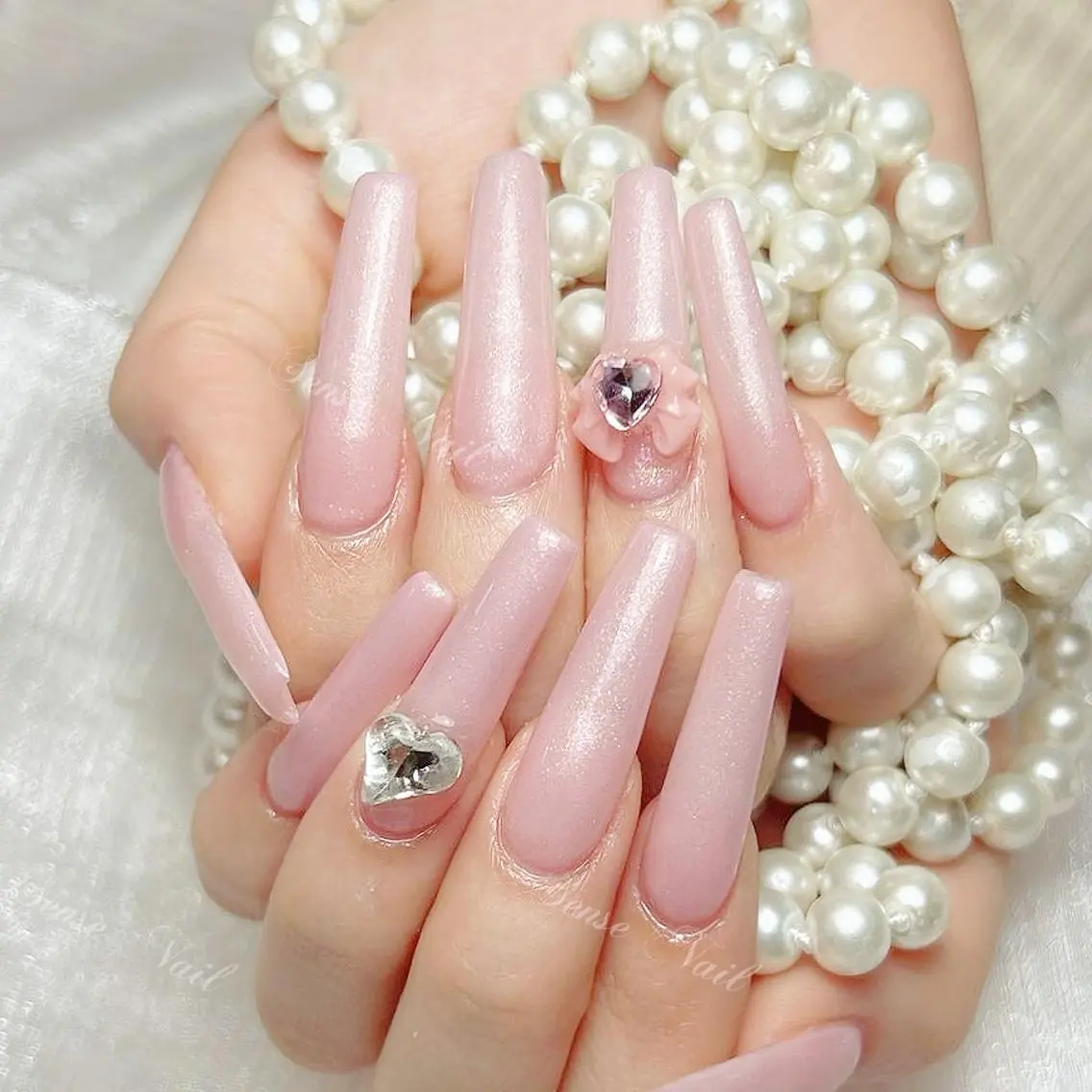 ネイル ハンドネイル ハンドケア Queening 🦋のネイルデザイン