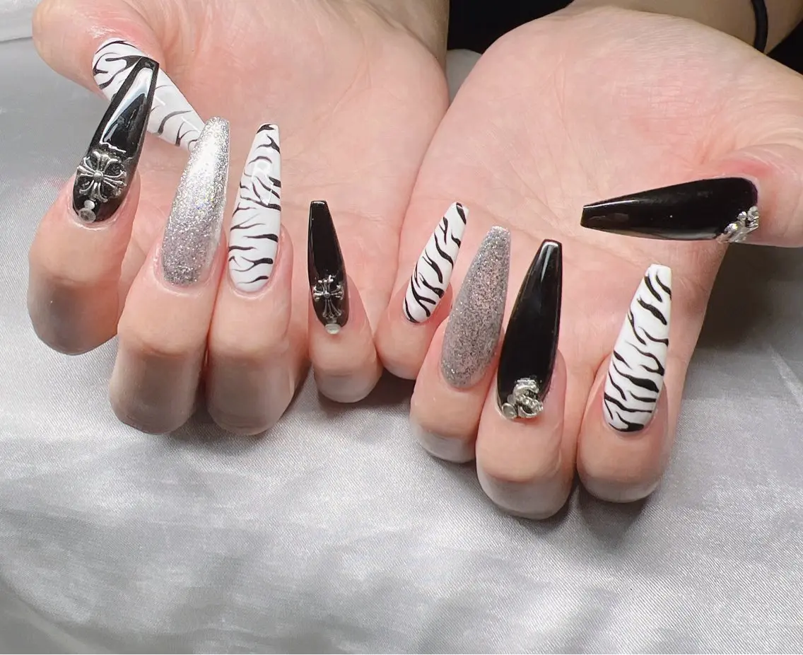 ネイル ハンドネイル Lee Nailsのネイルデザイン