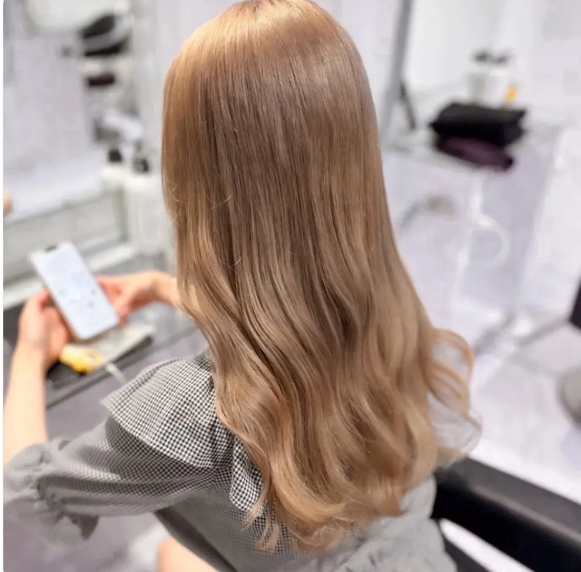 セミロング カラー 🫧うる艶トレンド 🫧透明感カラーのヘアスタイル