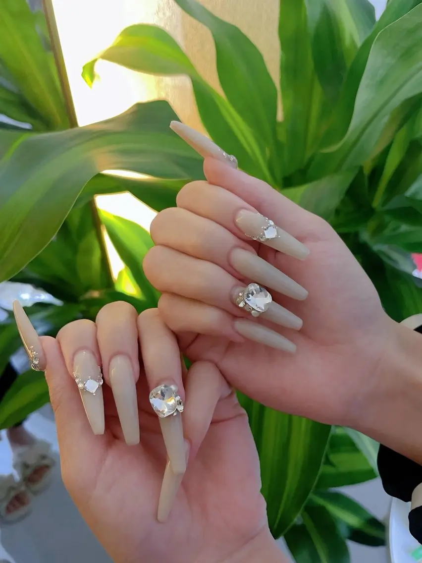 ネイル ロングネイル ハンドネイル VIREA Nail Salonのネイルデザイン