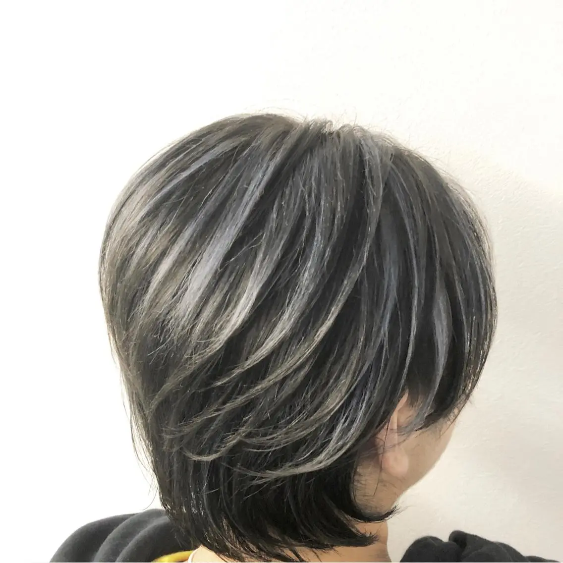ショート カラー ヘアアレンジ シールエクステ バレイヤージュ デザインカラー ハイライトカラー エクステ アンドウ ユウ/ レイヤーカット/韓国のヘアスタイル
