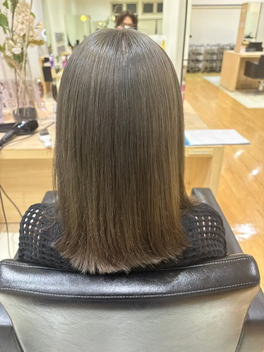 ミディアム カラー ベージュカラー ブリーチ 透明感カラー ダブルカラー オリーブベージュ モトキ カラー/ヘッドスパのヘアスタイル