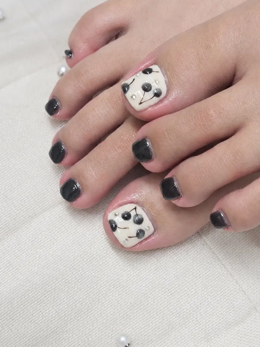 ネイル アートネイル フットネイル フットネイル nail salon calm+ のネイルデザイン