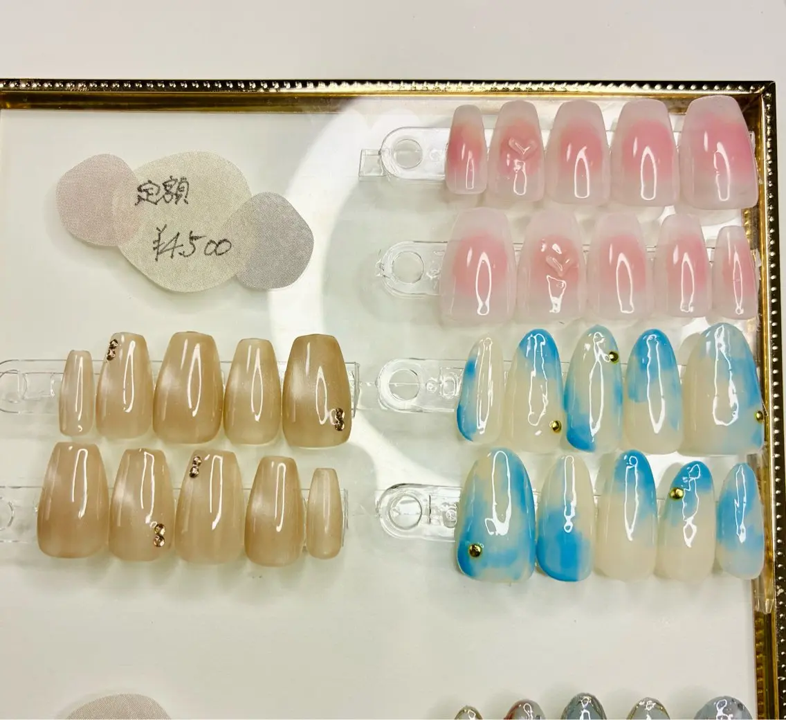 【定額デザイン1】ちゅるんとした艶感とニュアンスアートでおしゃれな指先に🫧の写真