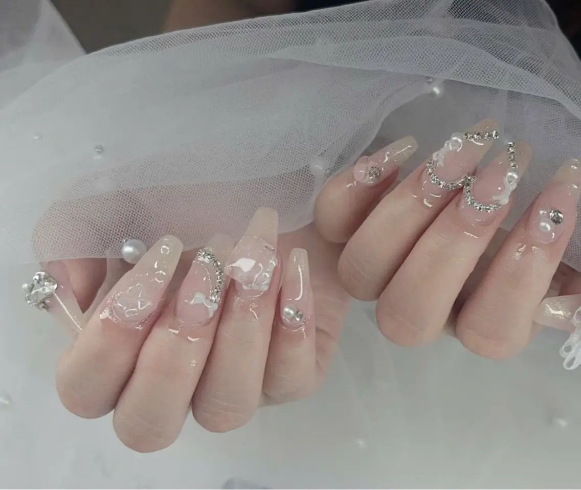 ネイル フレンチネイル キラキラネイル マグネットネイル ミラーネイル ニュアンスネイル ハンドネイル Tira Nailのネイルデザイン